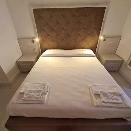 Isola Nel Parco Villas & Rooms Ла-Маддалена Экстерьер фото