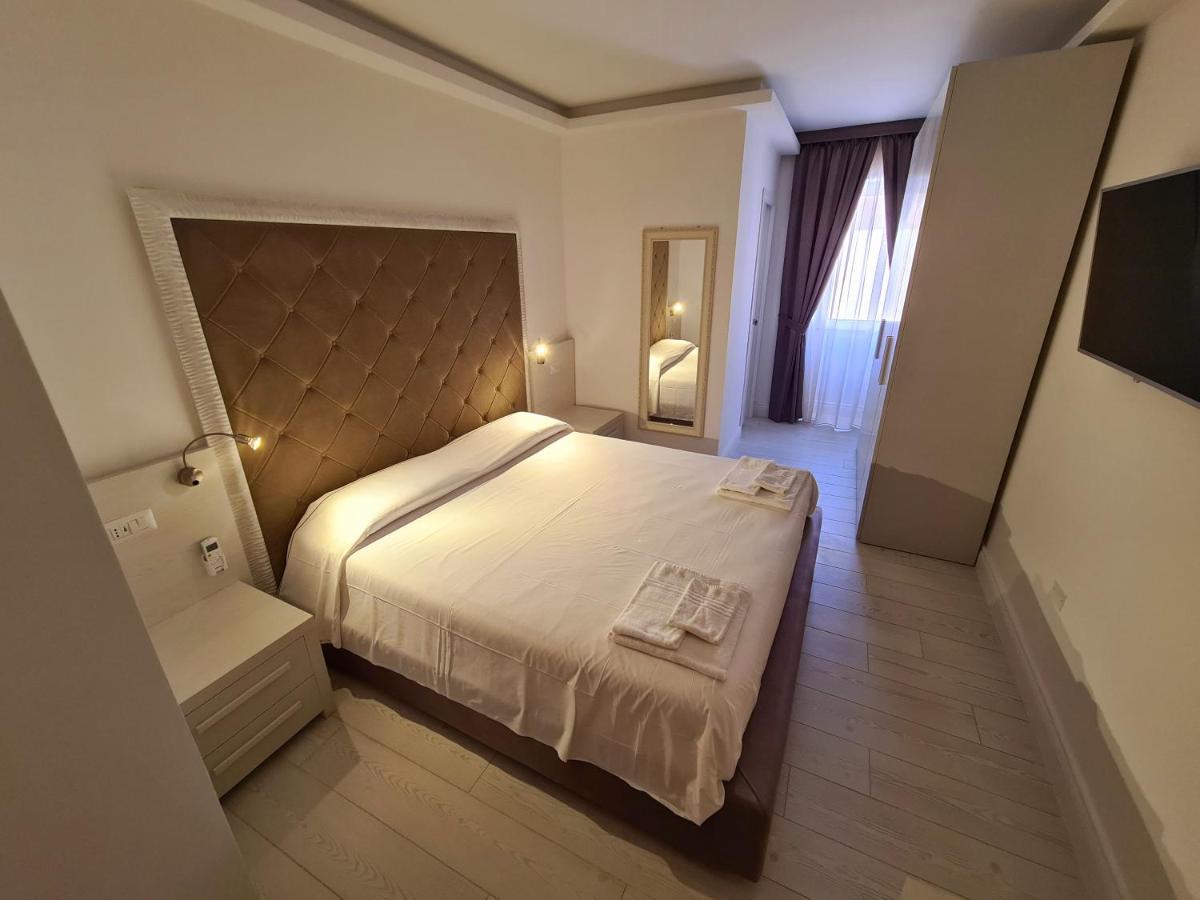 Isola Nel Parco Villas & Rooms Ла-Маддалена Экстерьер фото